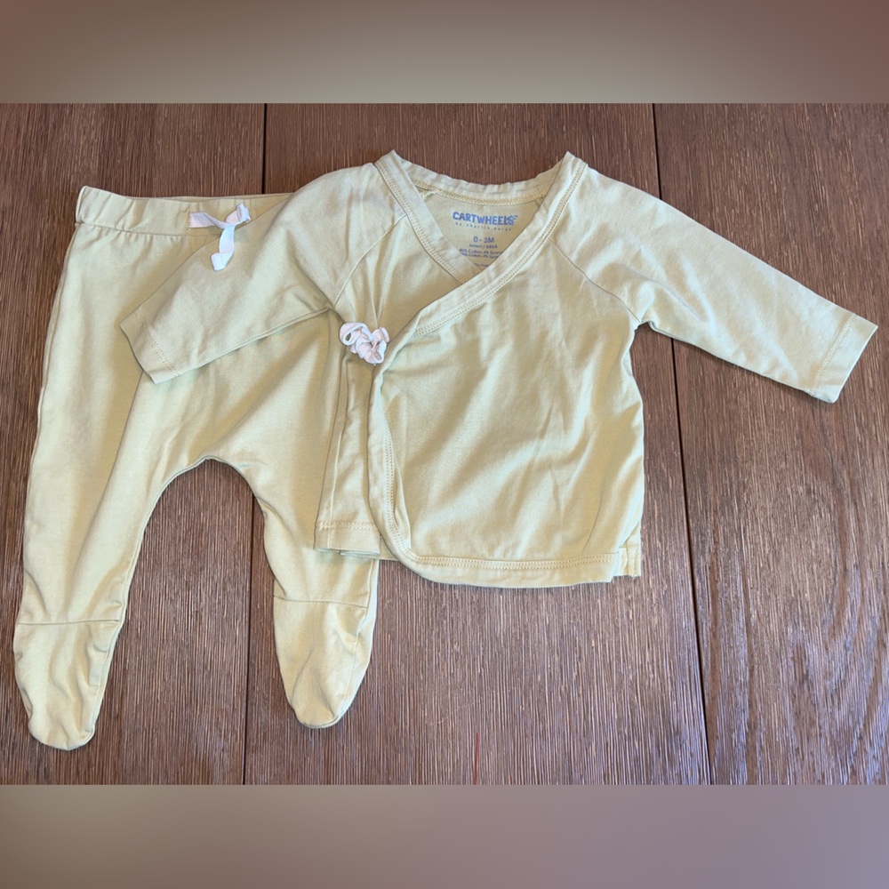 Cartwheels by Charlie Paige 2 piece Mustard